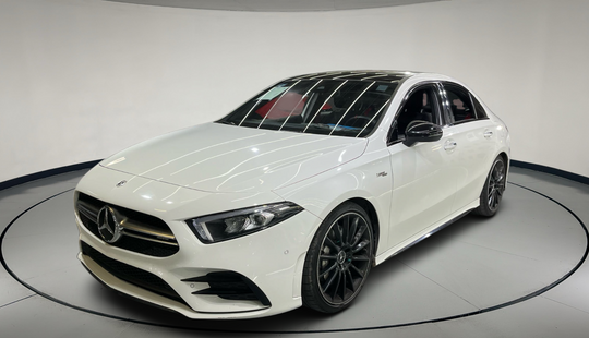 Mercedes Benz • Clase A