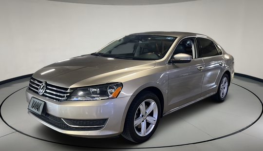 Volkswagen • Passat