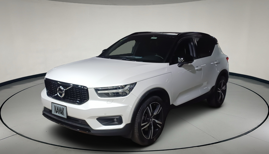 Volvo • XC40