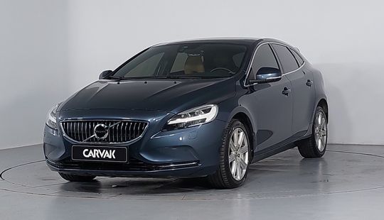 Volvo • V40