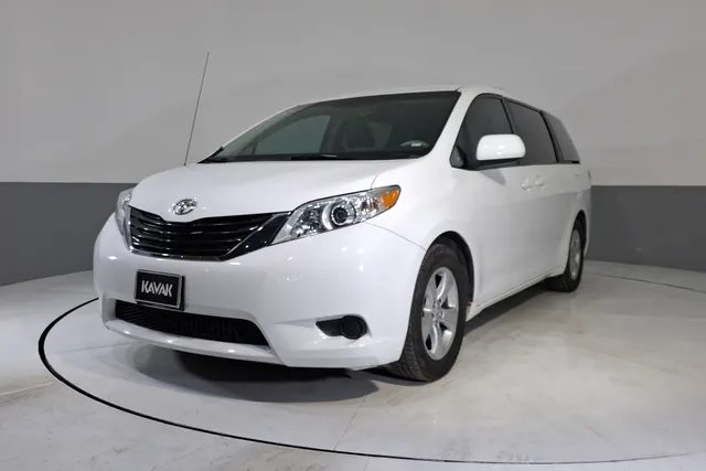 Toyota · Sienna