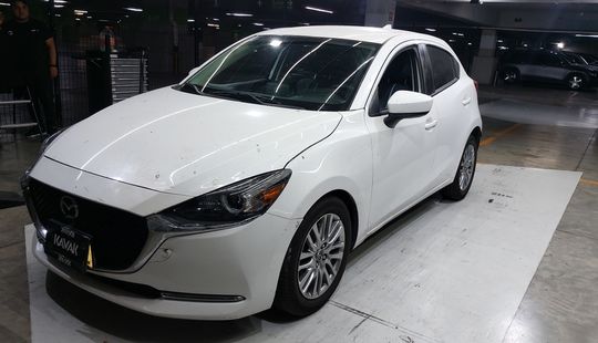 Mazda • Mazda 2
