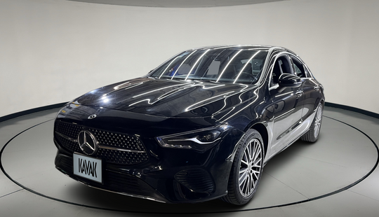Mercedes Benz • Clase CLA