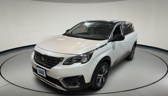 Peugeot • 5008