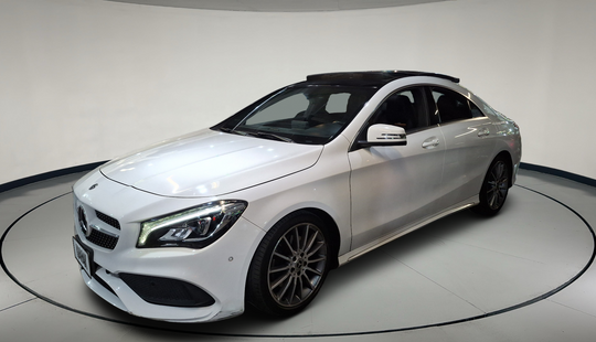Mercedes Benz • Clase CLA