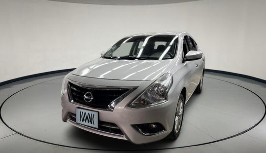 Nissan • Versa