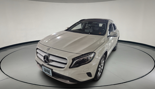 Mercedes Benz • Clase GLA