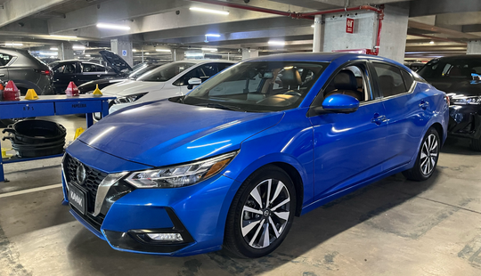 Nissan • Sentra