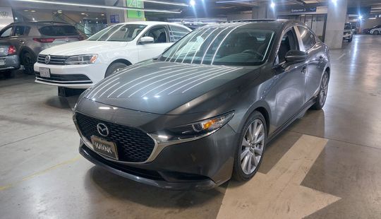 2021 • 44,000 km • Automático