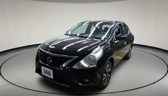 Nissan • Versa