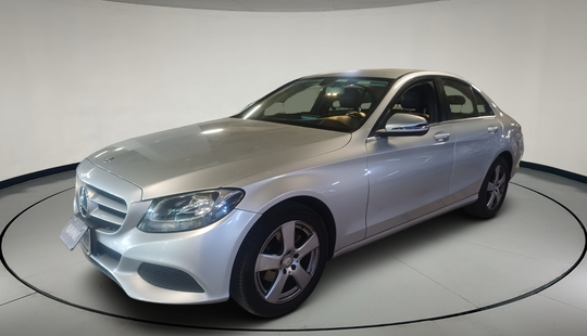 Mercedes Benz • Clase C