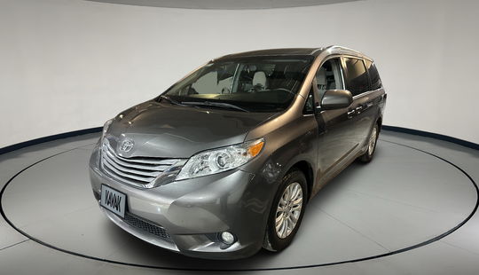 Toyota • Sienna