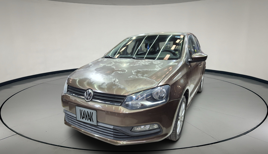 Volkswagen • Polo