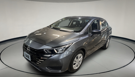 Nissan • Versa