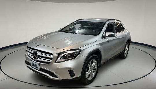 Mercedes Benz • Clase GLA