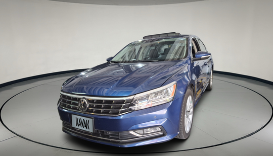 Volkswagen • Passat