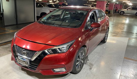 Nissan • Versa