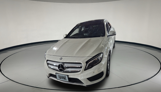Mercedes Benz • Clase GLA