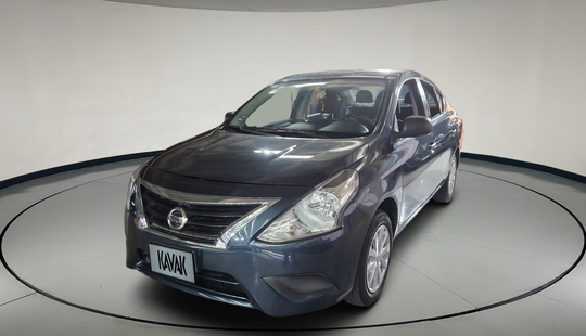 Nissan • Versa