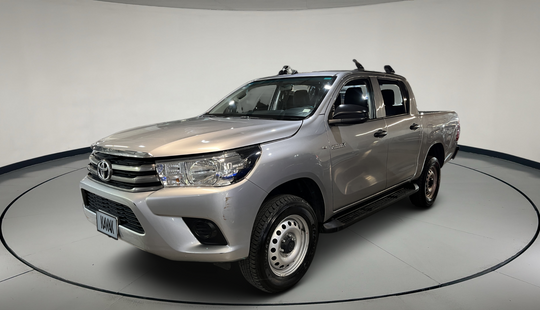 Toyota • Hilux