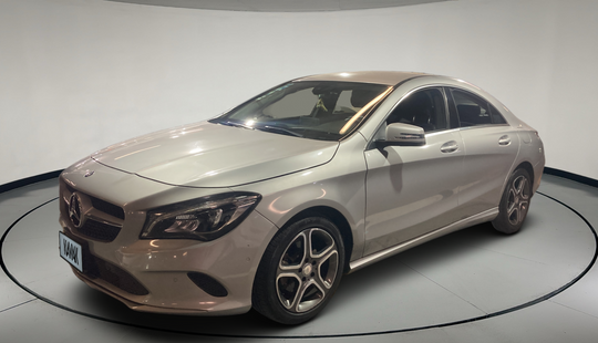 Mercedes Benz • Clase CLA