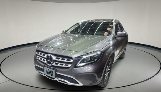 Mercedes Benz • Clase GLA