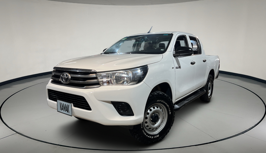 Toyota • Hilux