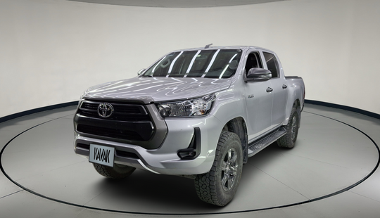 Toyota • Hilux
