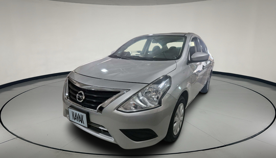 Nissan • Versa