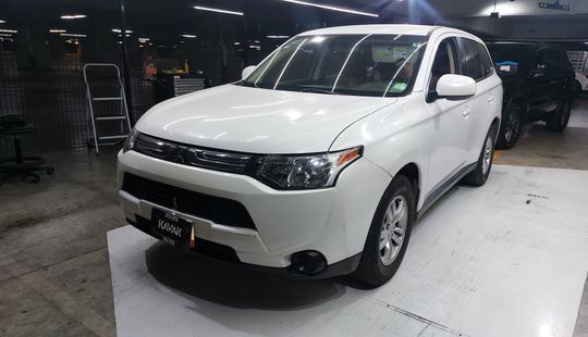 Mitsubishi • Outlander