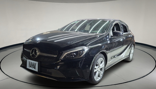 Mercedes Benz • Clase A