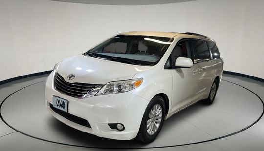 Toyota • Sienna