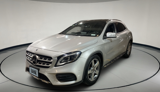 Mercedes Benz • Clase GLA