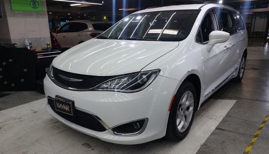 Chrysler • Pacifica