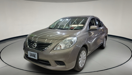 Nissan • Versa