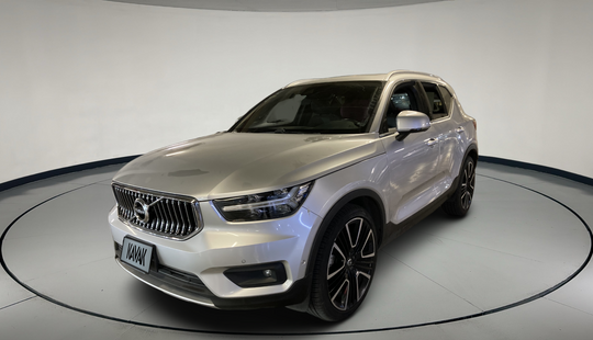 Volvo • XC40