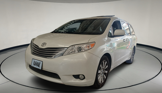 Toyota • Sienna