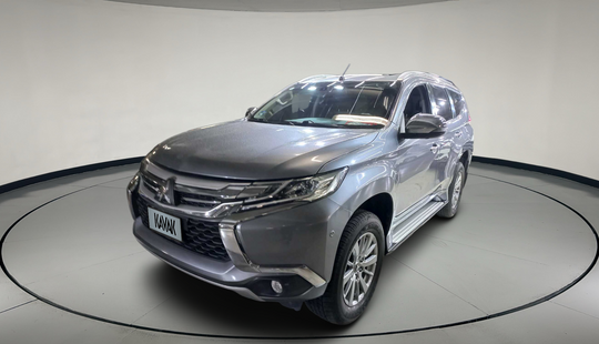 Mitsubishi • Montero