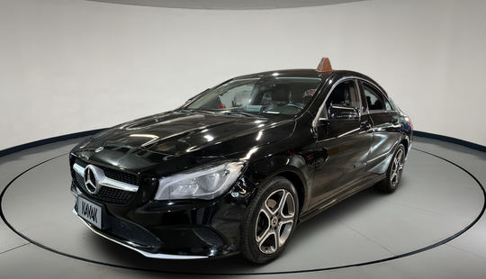 Mercedes Benz • Clase CLA
