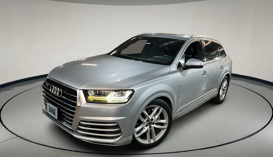 Audi • Q7