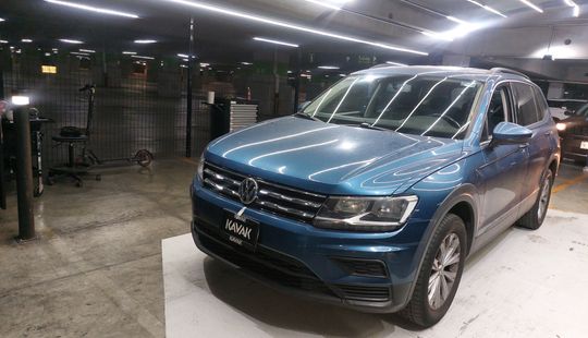 Volkswagen • Tiguan