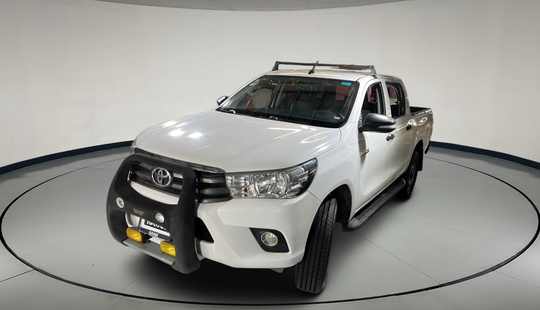 Toyota • Hilux