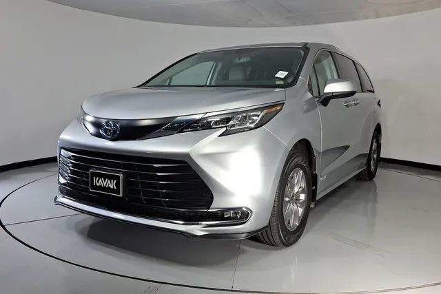 Toyota · Sienna