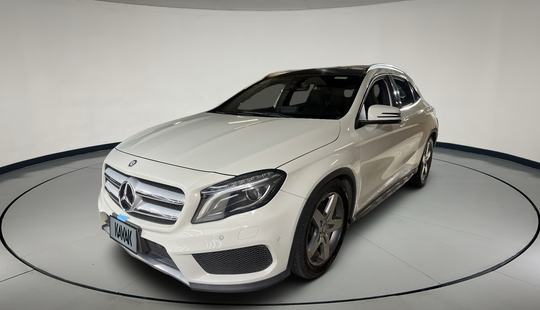 Mercedes Benz • Clase GLA