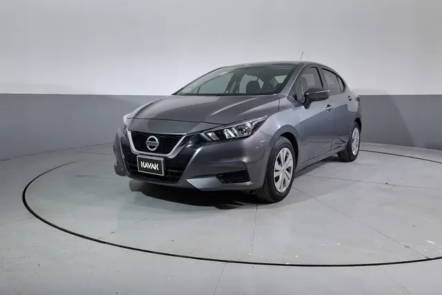 Nissan · Versa