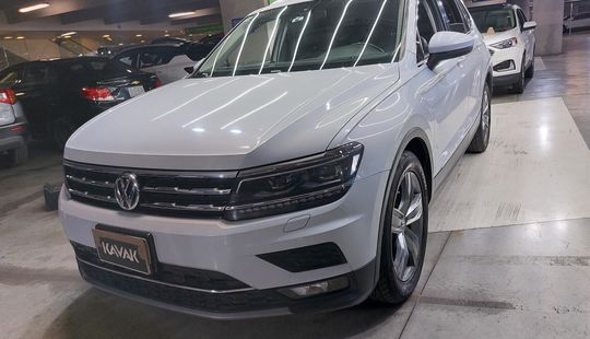 Volkswagen • Tiguan