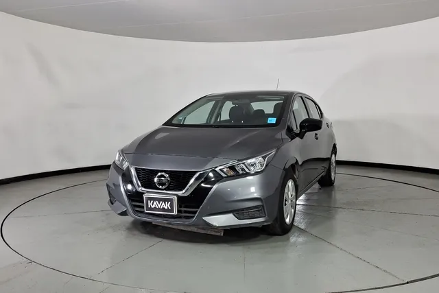 Nissan · Versa