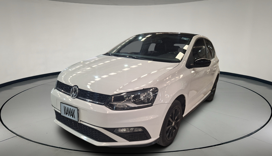 Volkswagen • Polo