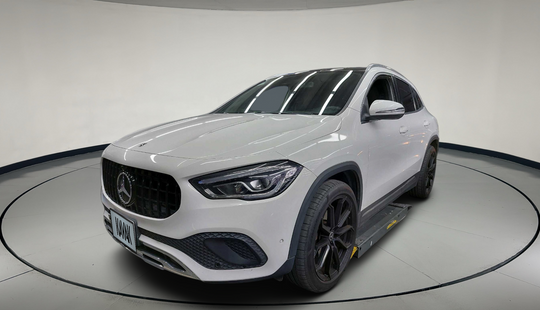 Mercedes Benz • Clase GLA