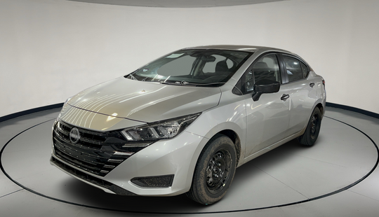 Nissan • Versa